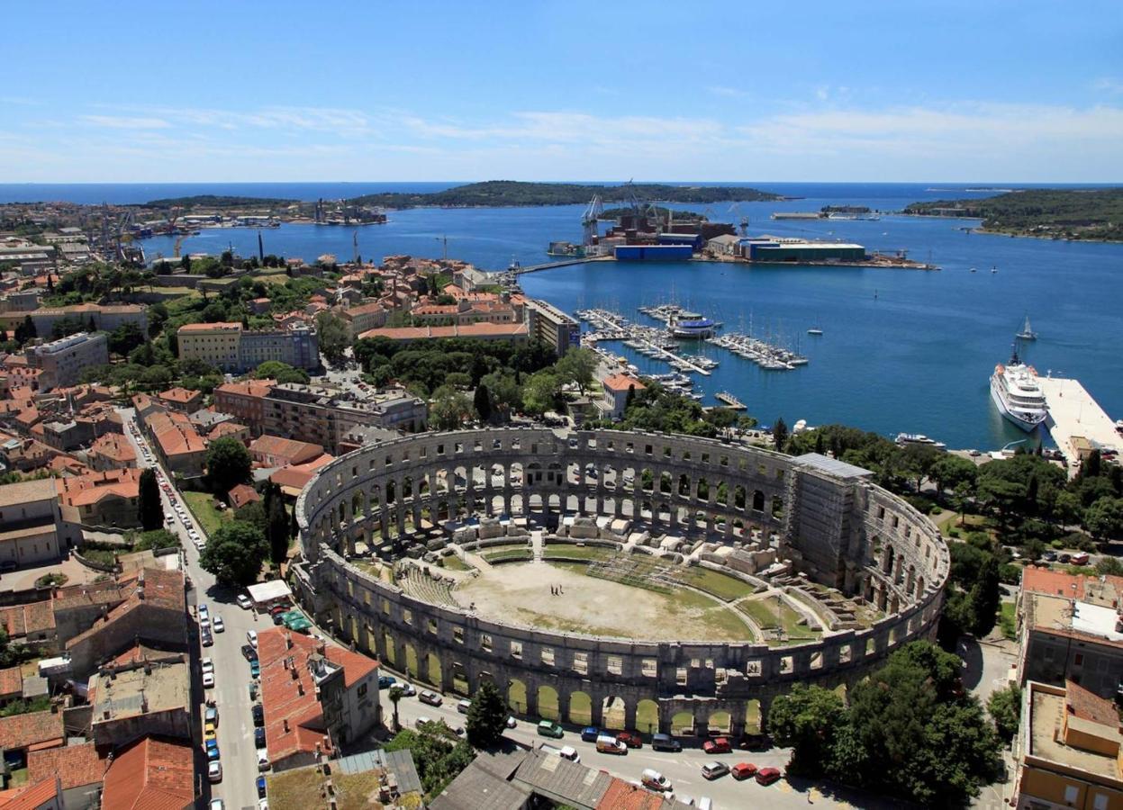 Apartments With Wifi Pula - 6987 Экстерьер фото